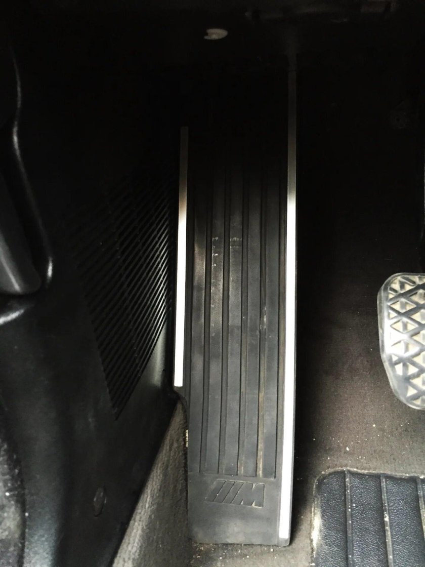 Накладка отдыха левой ноги БМВ е39