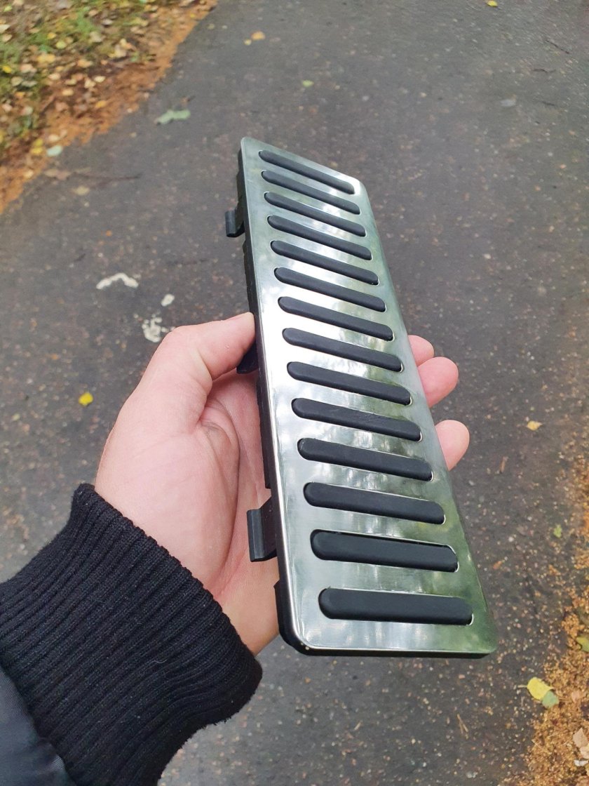 Ауди а4 б5 накладка под левую ногу