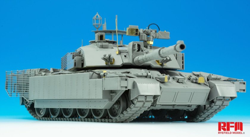 RFM model RM-5039 Challenger 2 tes 1:35