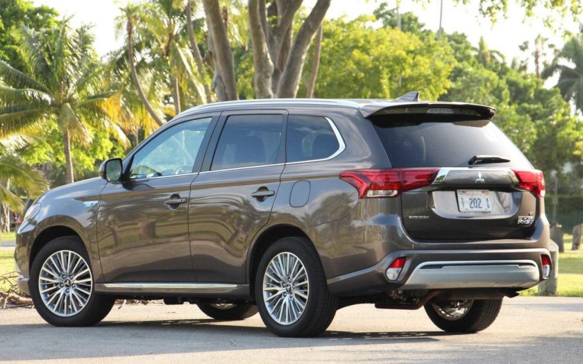 Mitsubishi Outlander PHEV 2019