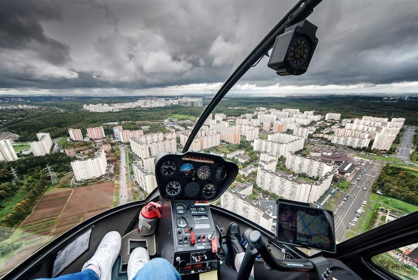 Вертолет Robinson r44 вид из кабины