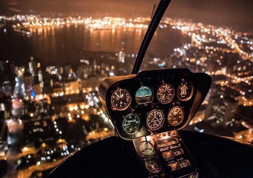 Полет над ночной Москвой на вертолете