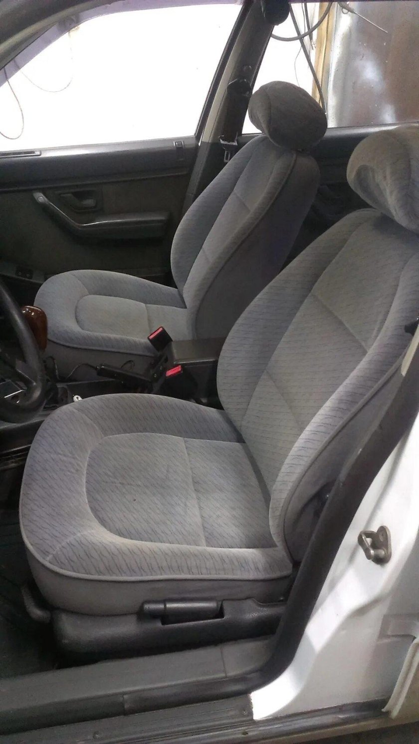 Передние сидения Пежо 405