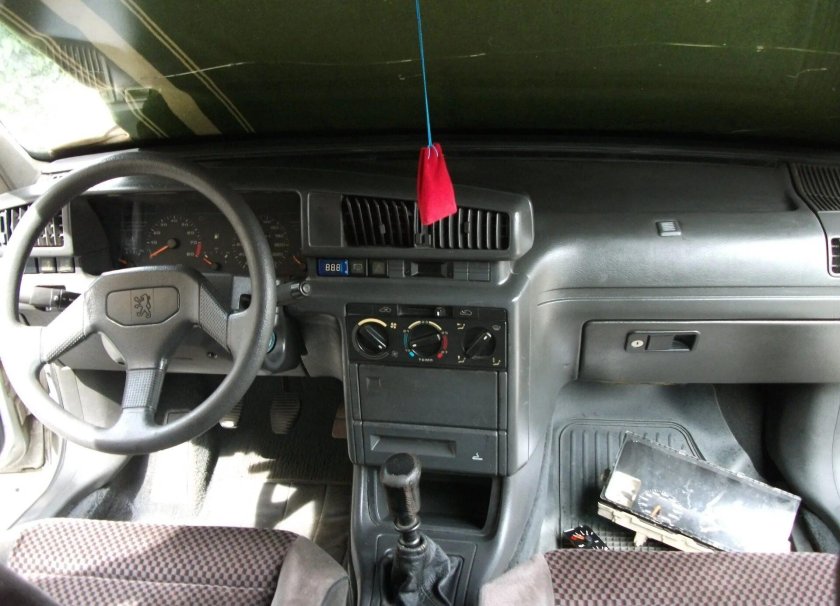 Peugeot 405 mi16 салон