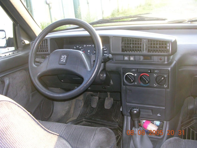 Пежо 405 1990г салон