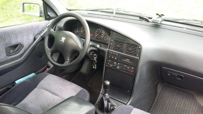 Peugeot 605 1992 салон