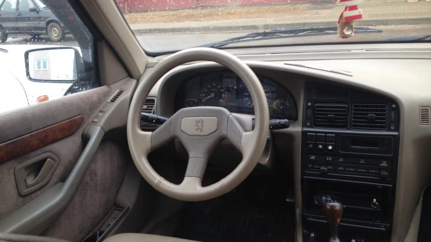 Peugeot 405 салон