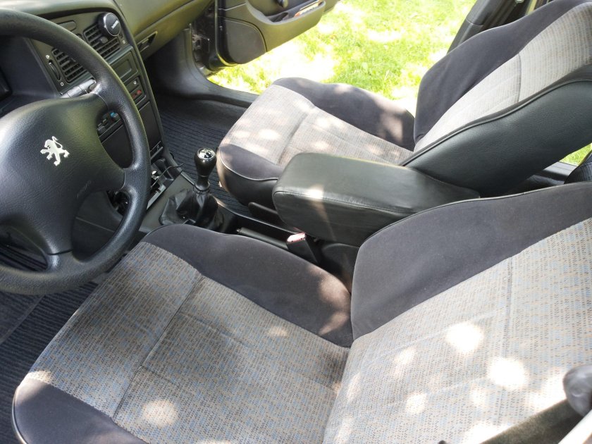 Подлокотник Пежо 405