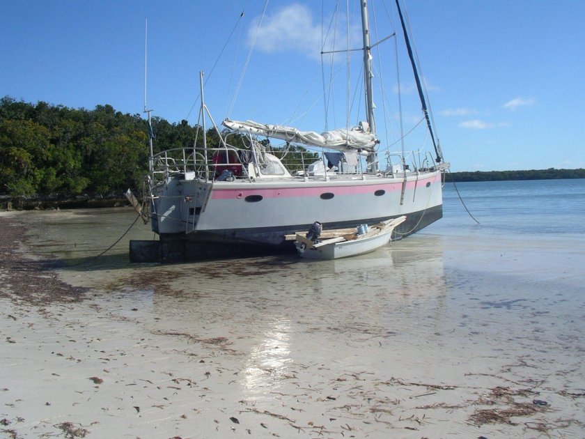 Трейлерная парусная яхта