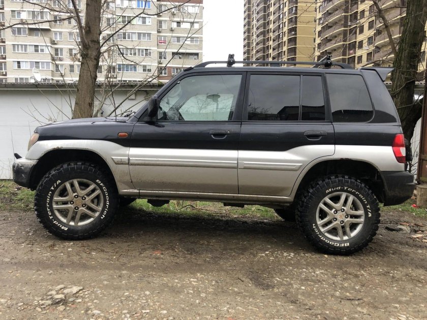 Митсубиси Паджеро Пинин