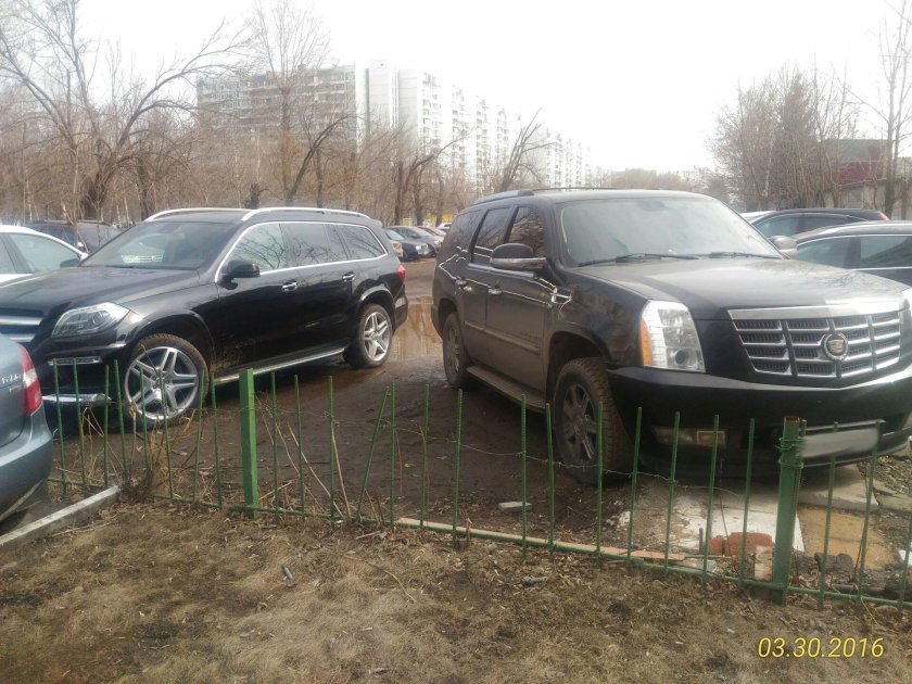 Mercedes vs Cadillac