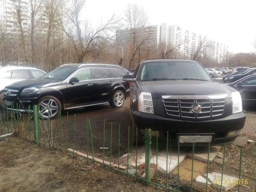 Mercedes vs Cadillac