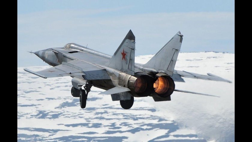 Истребитель-перехватчик миг-25