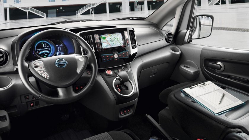 Nissan e-nv200 van