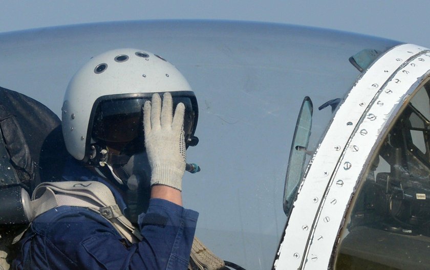 Пилот Су 27