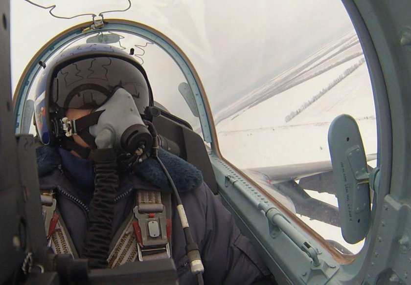 Як-130 кабина