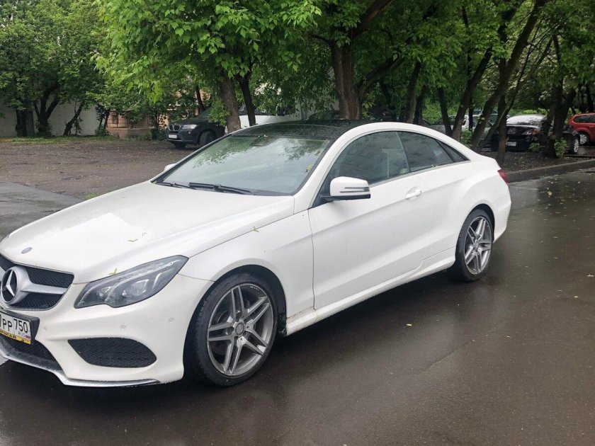 Mercedes e 212 Coupe