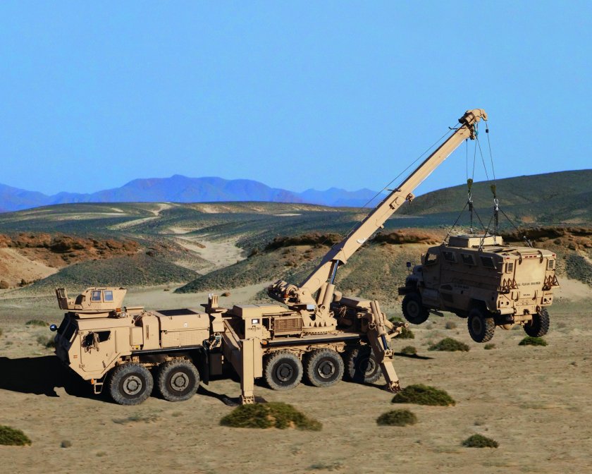 Грузовики Oshkosh LVSR