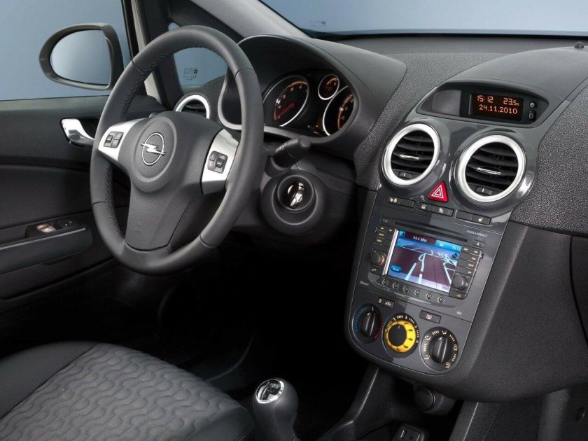 Опель Корса д 1.2 салон