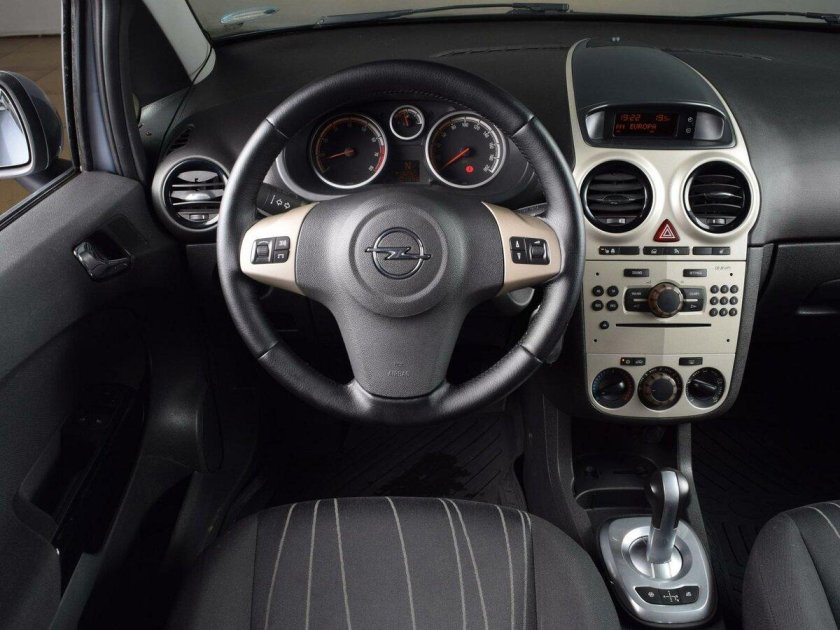 Opel Corsa 2008 салон