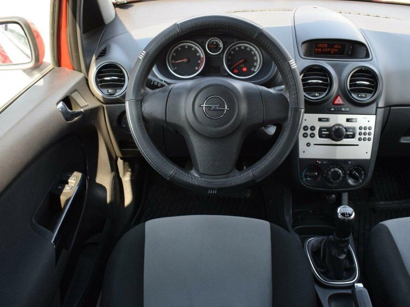 Opel Corsa 2007 салон