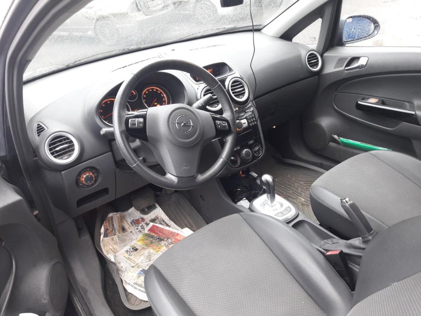 Opel Corsa 2007 салон