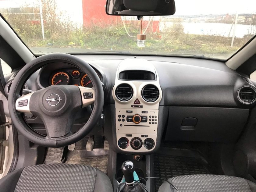 Opel Corsa 2007 салон
