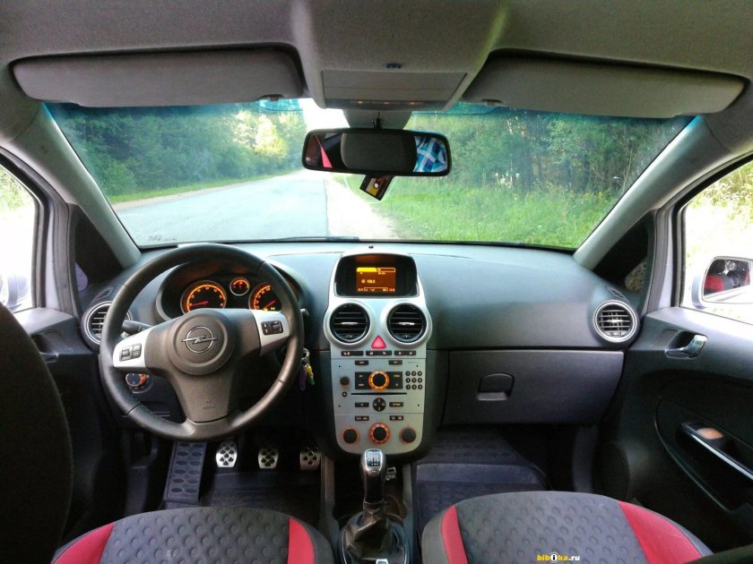 Опель Корса 2008 салон