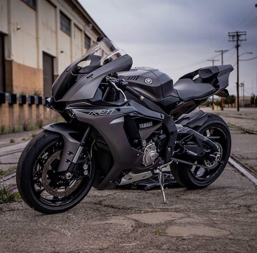 Yamaha r1