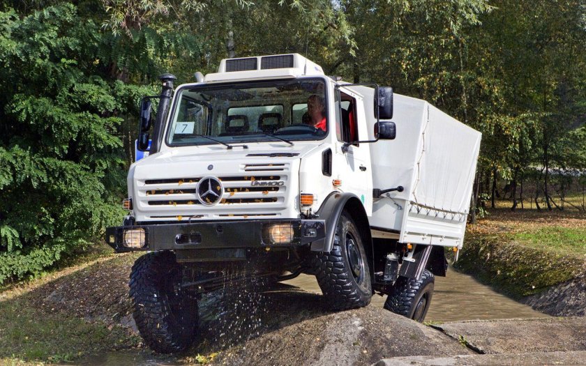 Mercedes-Benz Unimog u 4000