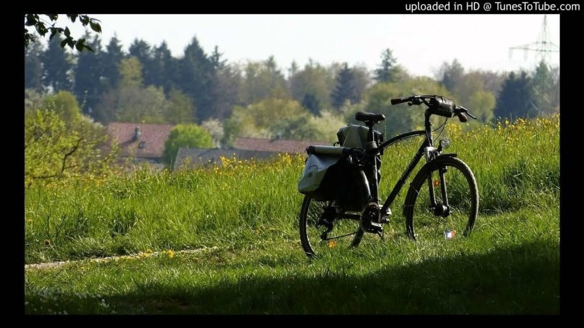 Велосипед на природе