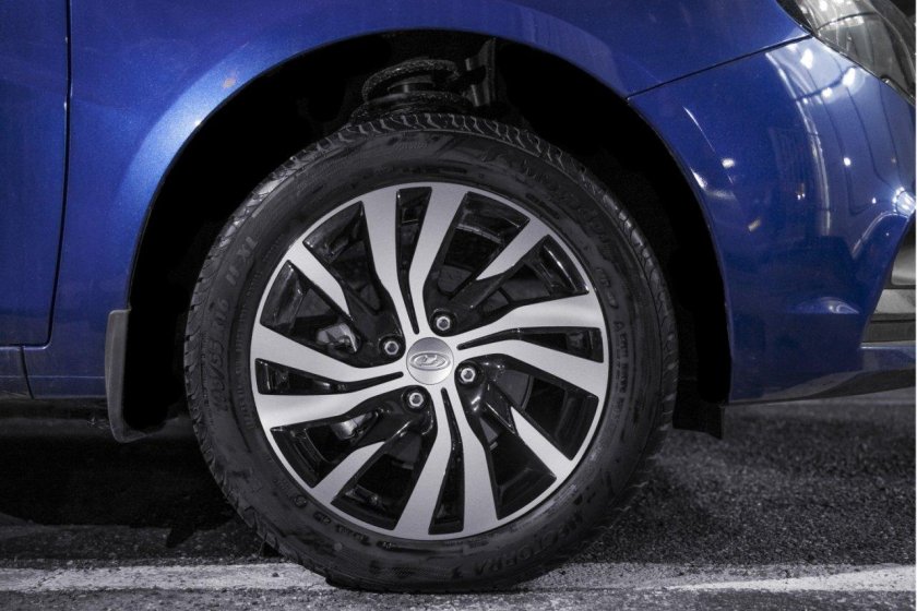 Веста св кросс на на 16 литье