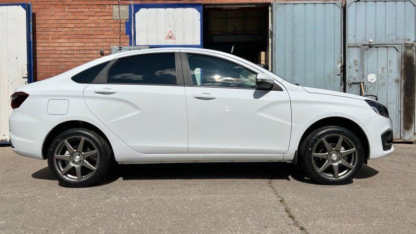 Веста 215/45/17