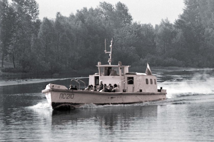 Глиссер ОСГА-25 экспресс