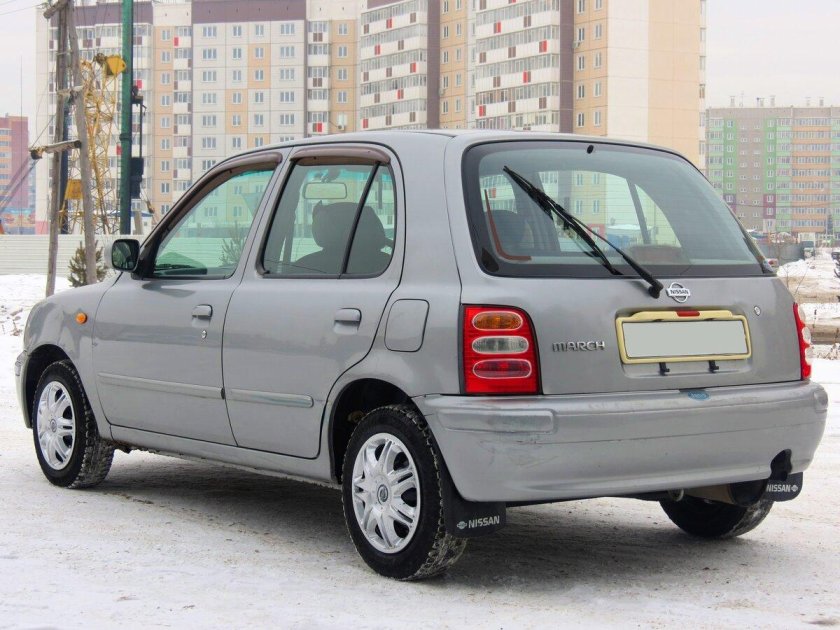 Ниссан Марч к11 2000