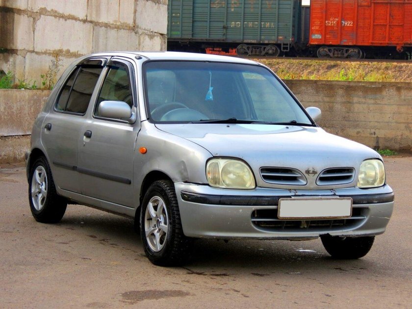 Nissan March 2000