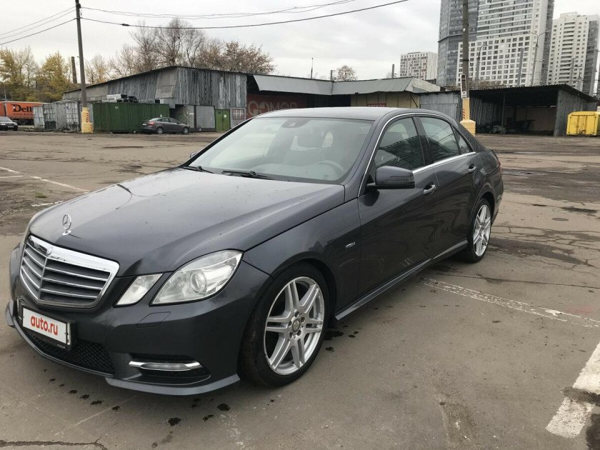 Мерседес в 200 2012 серый