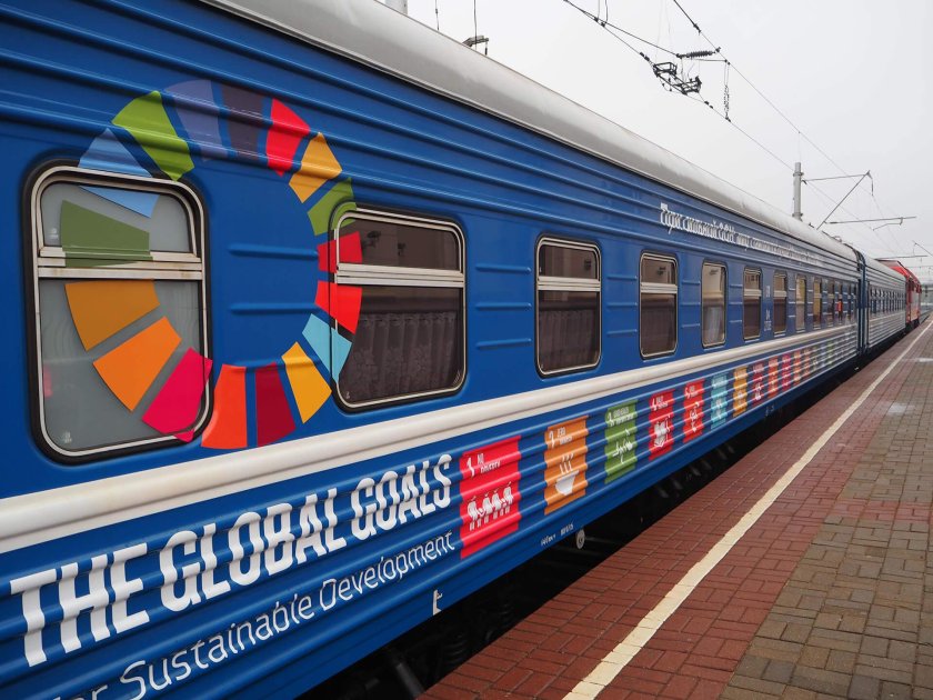 Фирменный поезд Славянский экспресс