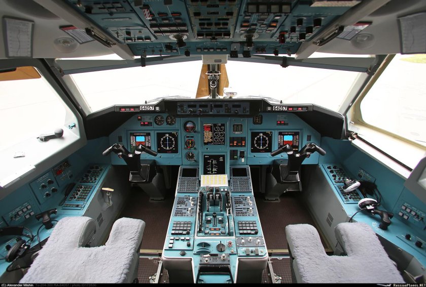 Ту 204 кабина