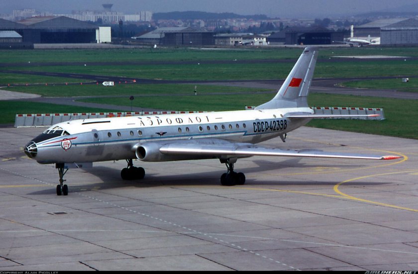 Ту-104 пассажирский самолёт