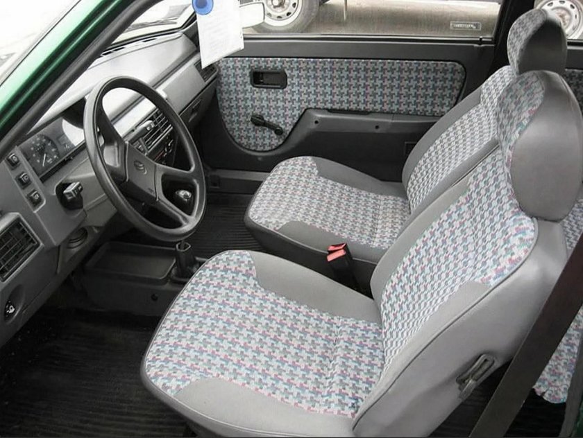 ЗАЗ 1102 Таврия салон