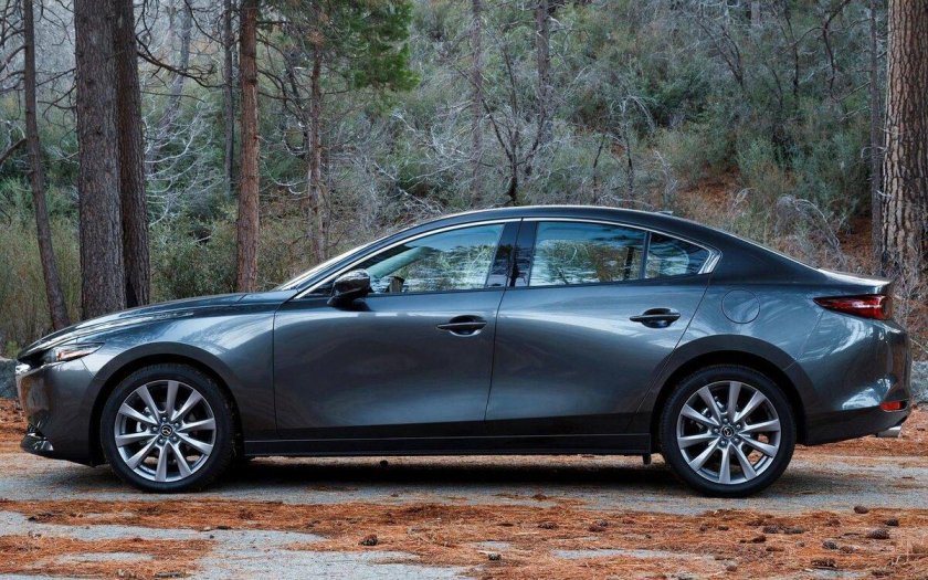 Мазда 3 2021 седан