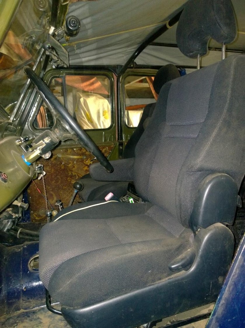 УАЗ 469 салон сзади