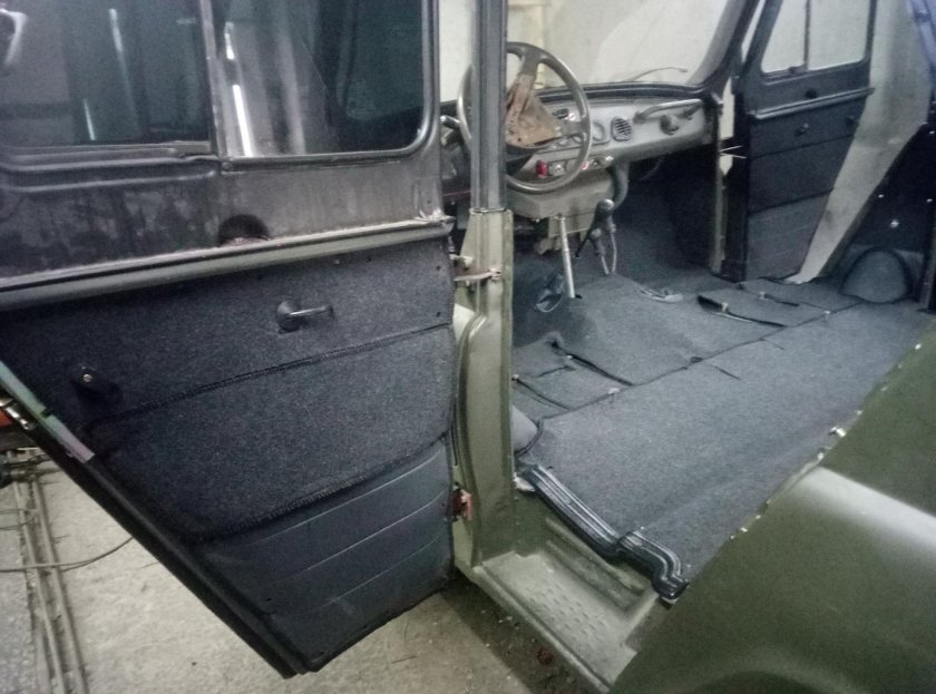 Держатели обшивки пола УАЗ-469 Хантер