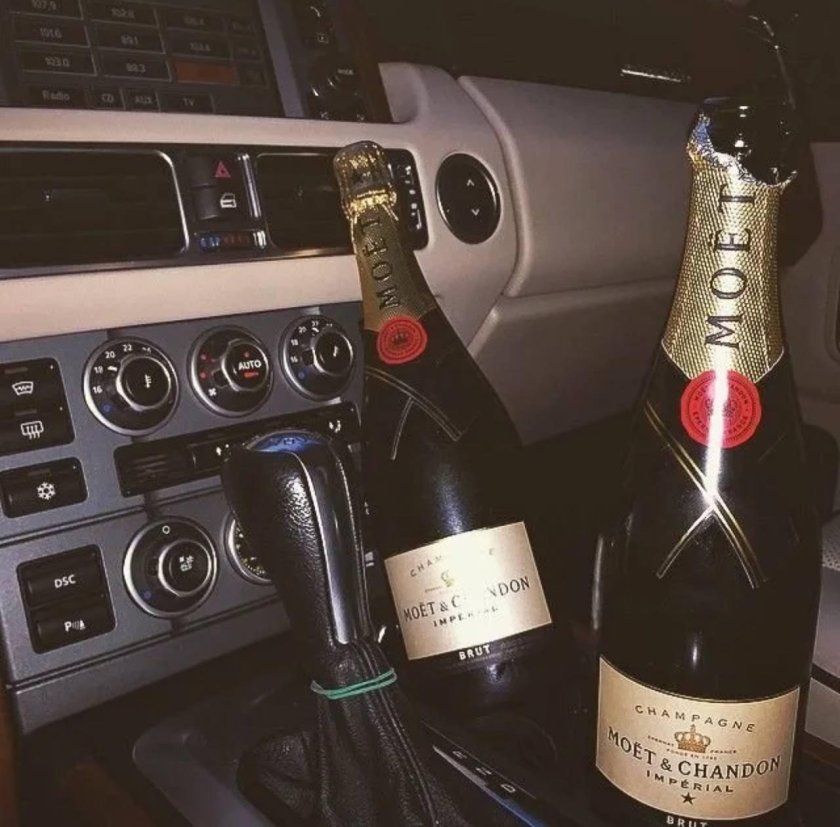 Шампанское в машине