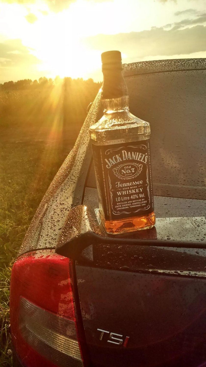 Вискарь в машине