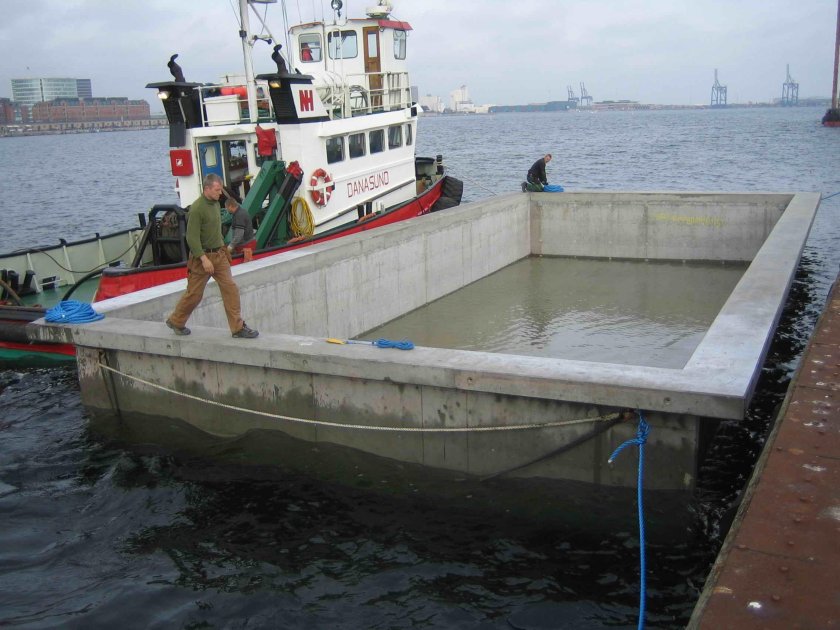 Баржа понтон