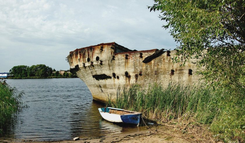 Бетонный корабль в Выборге