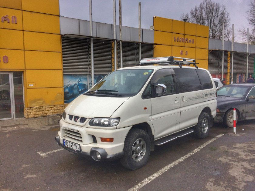 Мицубиси Делика л400