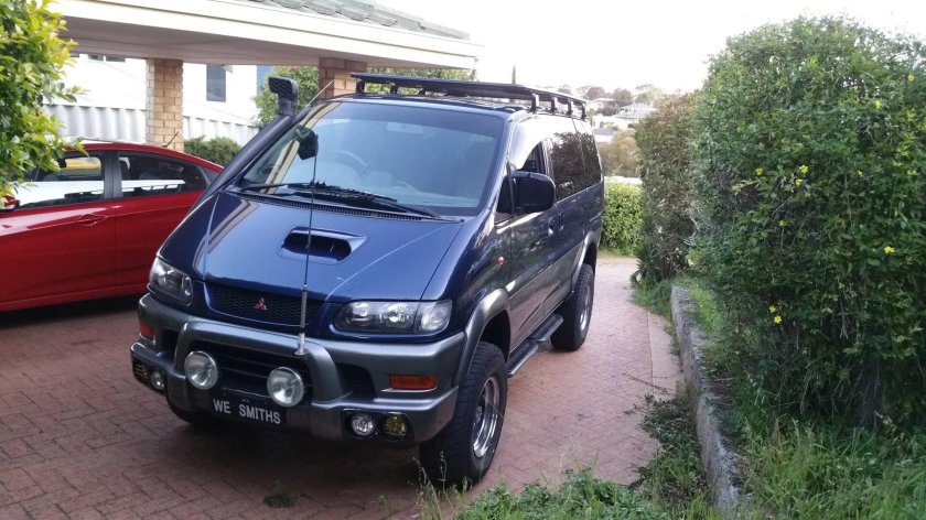 Мицубиси Делика л400